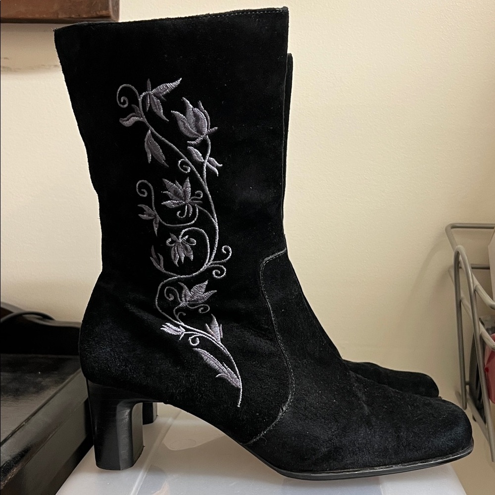 🤠 White Mountain Lauren Wide Calf Boot Size 8.5W Black Suede